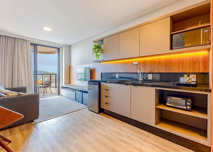 Confortável Loft com Vista para o Mar - Condomínio com Piscina Bombinhas